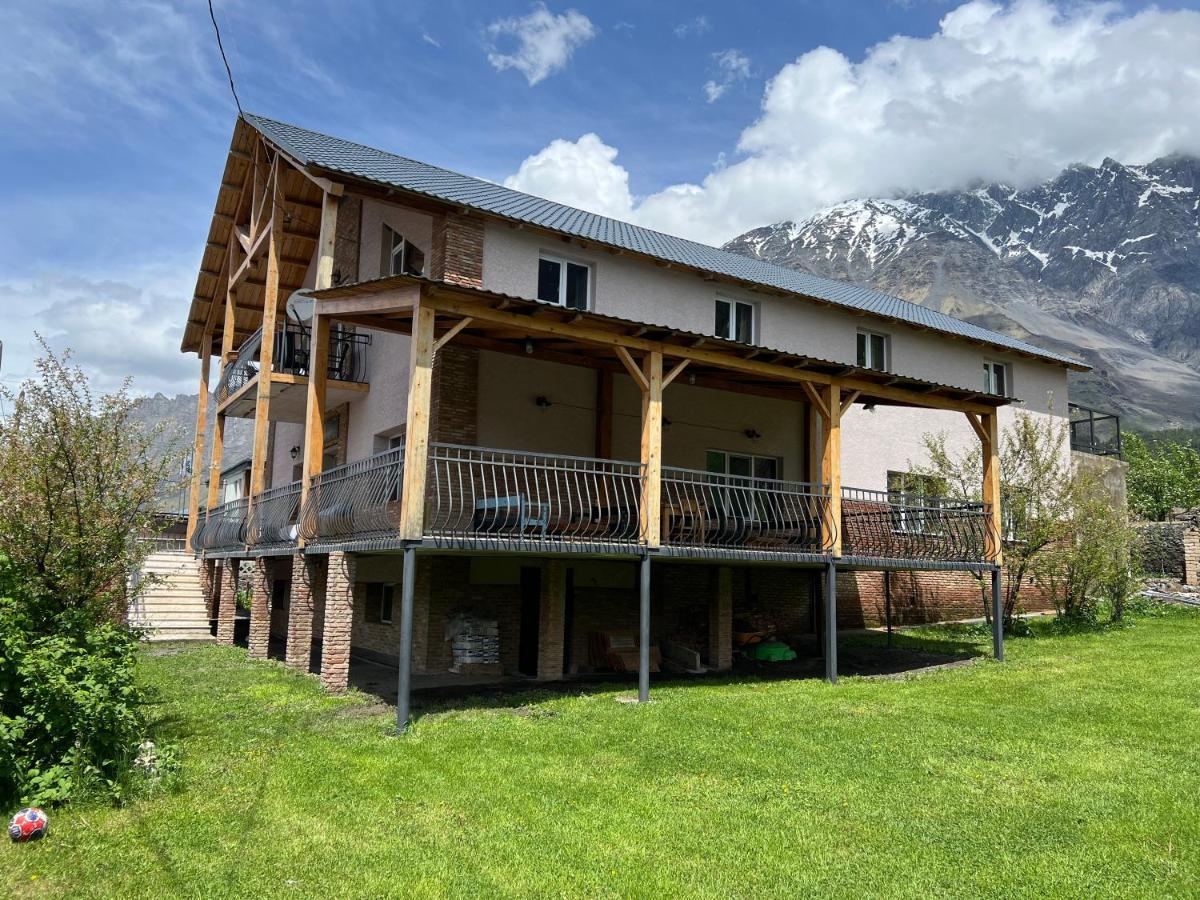 Guest House 15 Kazbegi Bagian luar foto