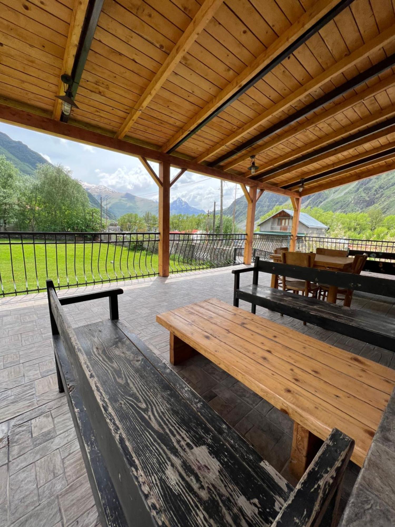 Guest House 15 Kazbegi Bagian luar foto