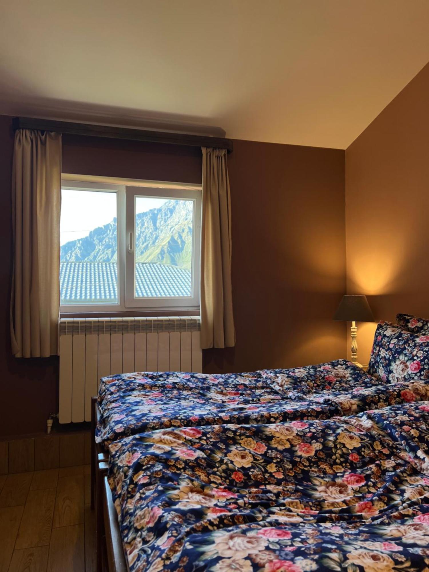 Guest House 15 Kazbegi Bagian luar foto