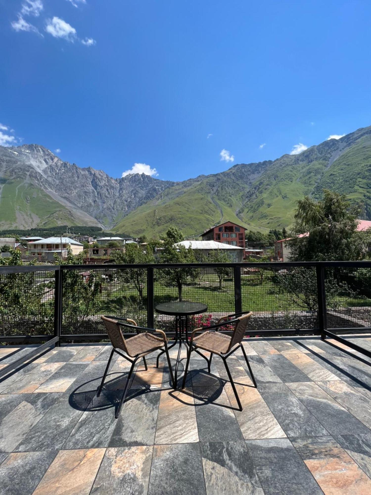 Guest House 15 Kazbegi Bagian luar foto