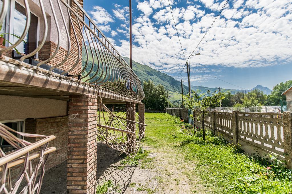 Guest House 15 Kazbegi Bagian luar foto