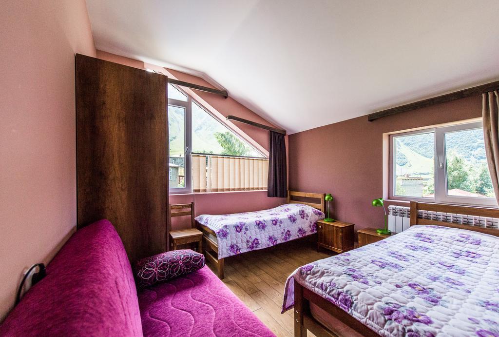 Guest House 15 Kazbegi Bagian luar foto