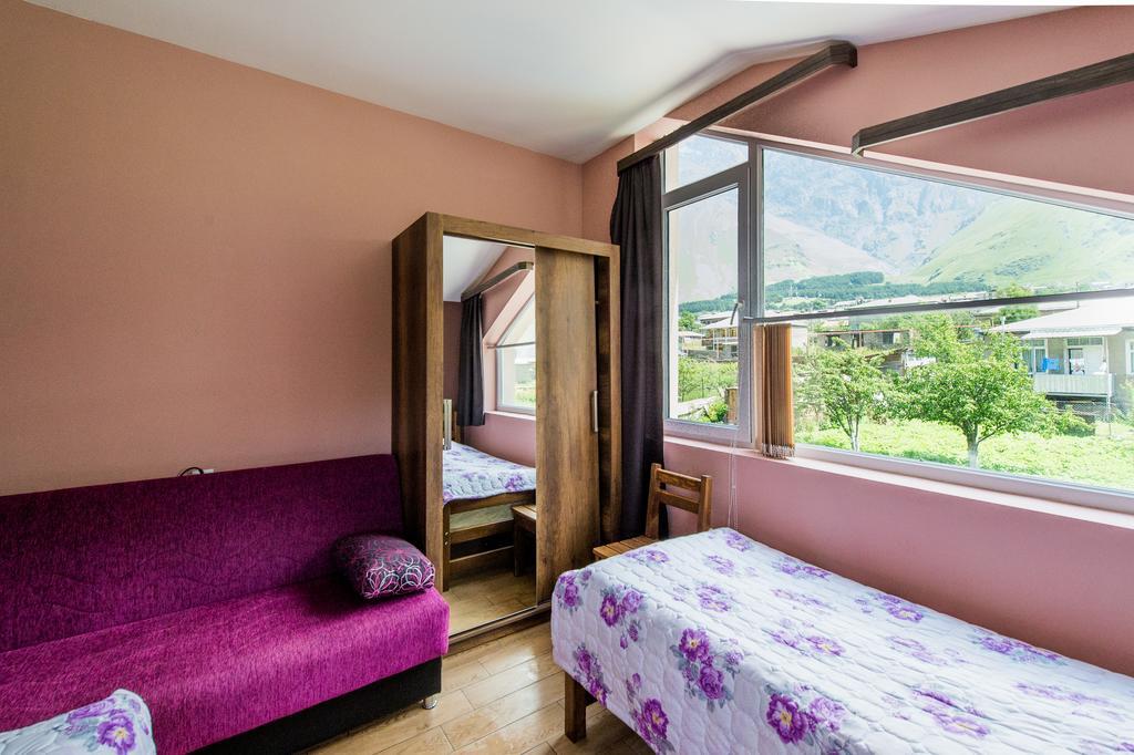 Guest House 15 Kazbegi Bagian luar foto