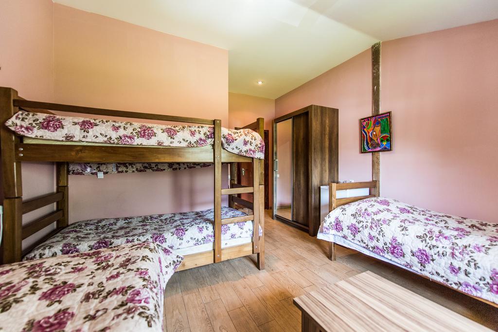 Guest House 15 Kazbegi Bagian luar foto