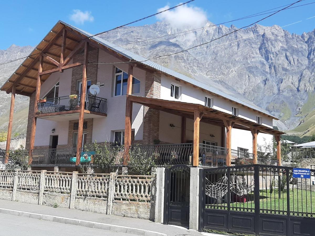 Guest House 15 Kazbegi Bagian luar foto